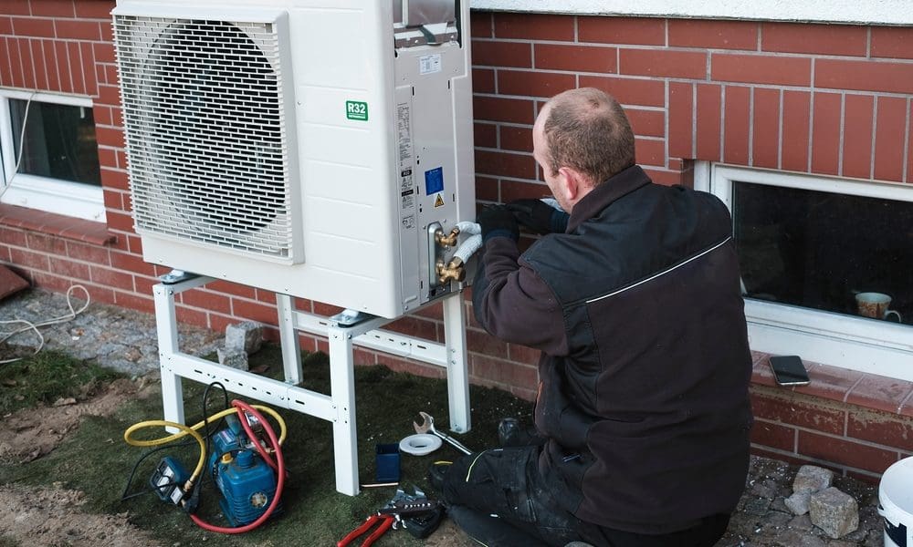 Homeowners can now apply for a government grant of £5,000 to replace their gas boilers with heat pumps as part of the government's efforts to reduce carbon dioxide.