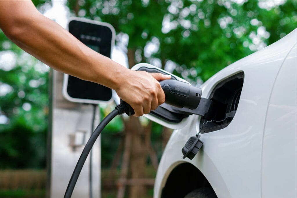 The UK has achieved a new milestone in its transition to electric vehicles (EVs), with a record number of public EV chargers installed this year.