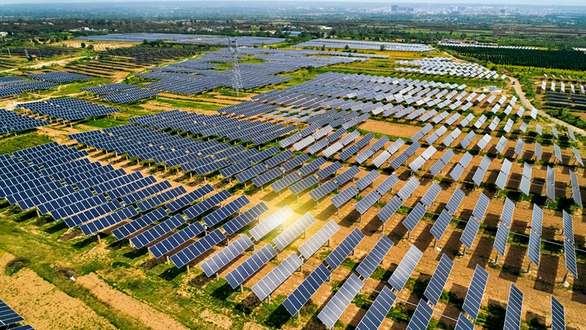 Solar power developers in Spain are increasingly seeking to exit projects as a sharp fall in electricity prices erodes returns and exposes the risks of rapid expansion in one of Europe’s largest renewable energy markets.