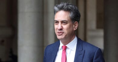 The government is pinning its hopes on a mass rollout of solar power, heat pumps and battery storage to create a new generation of so-called “zero-bill” homes, as it seeks to prove that green energy can deliver tangible savings for households.